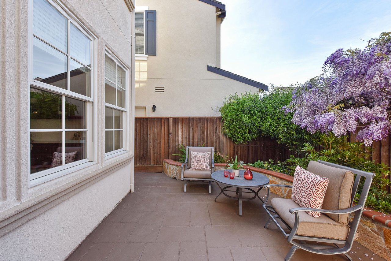 381 Robert Louis Stevenson Ave