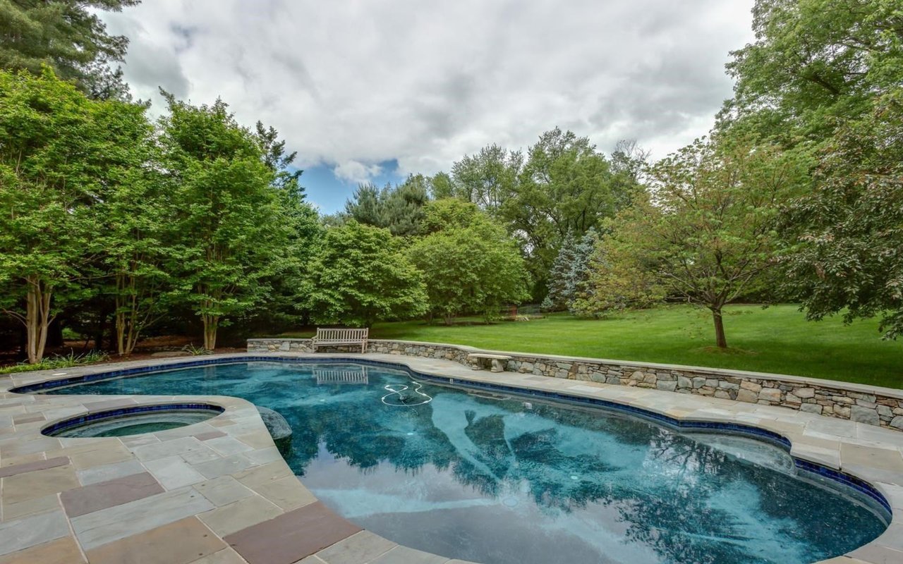 12400 Beall Spring Rd