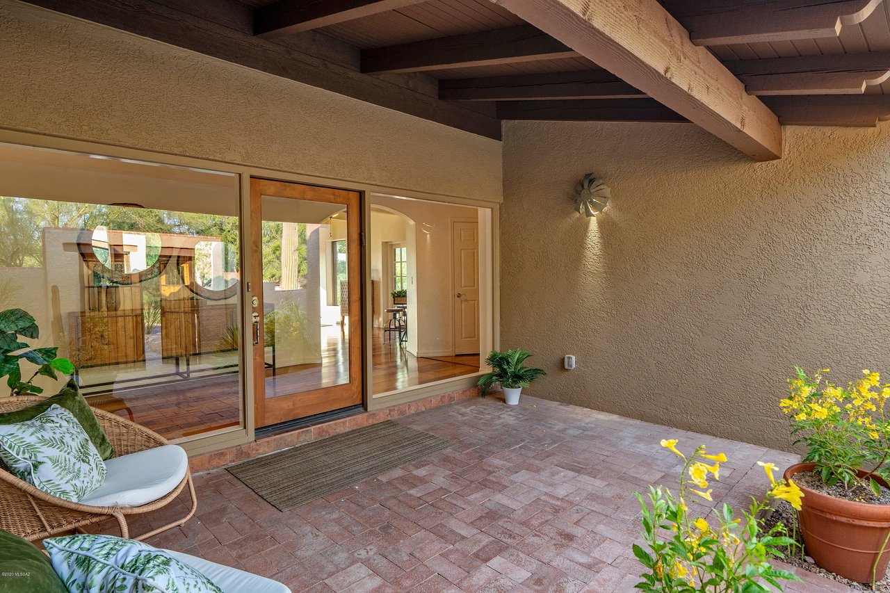 Stunning Las Alturas Contemporary