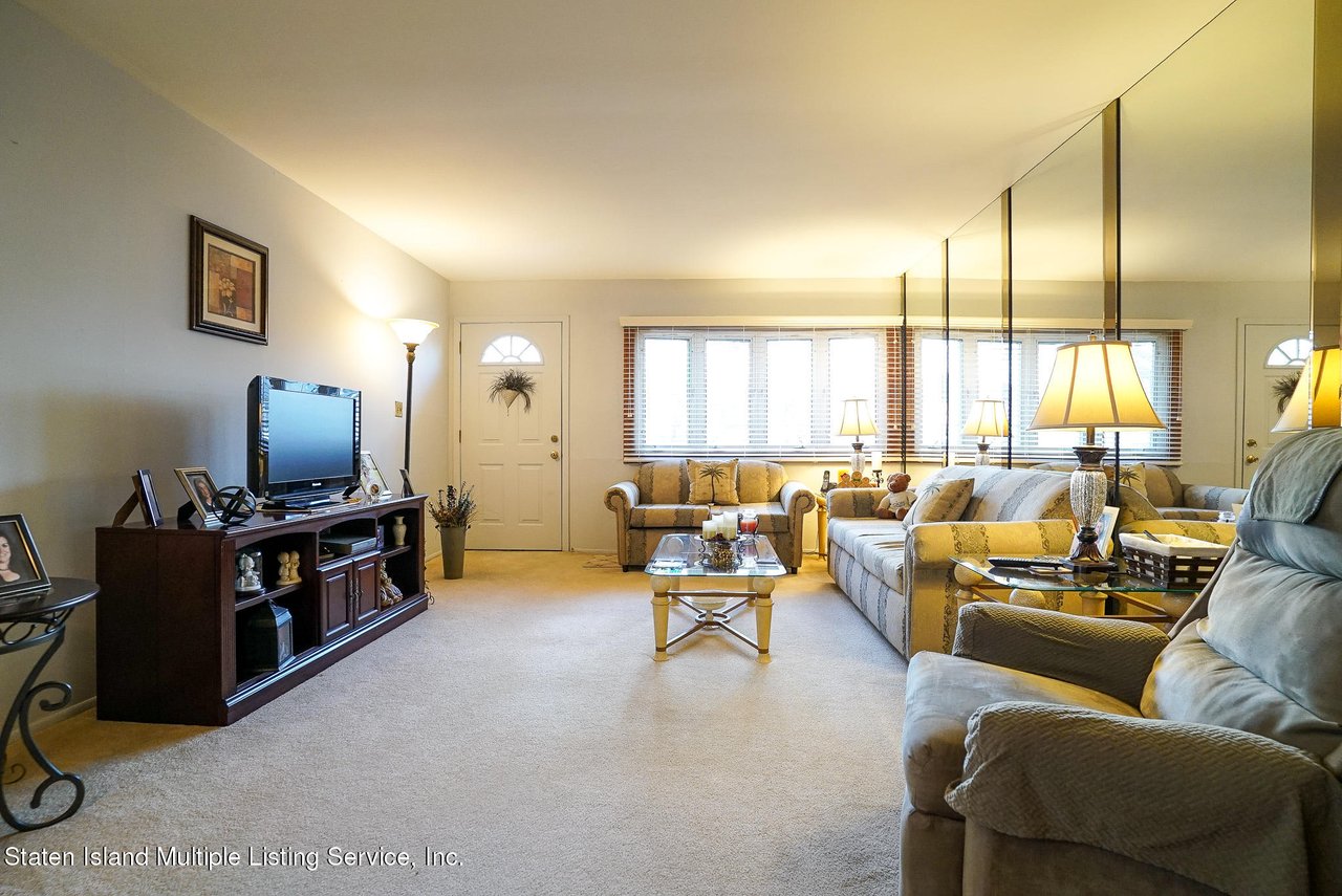 92 Bay Terrace