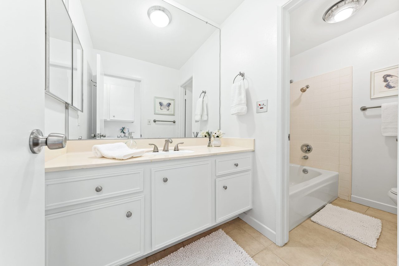 2320 S Bentley Ave #102