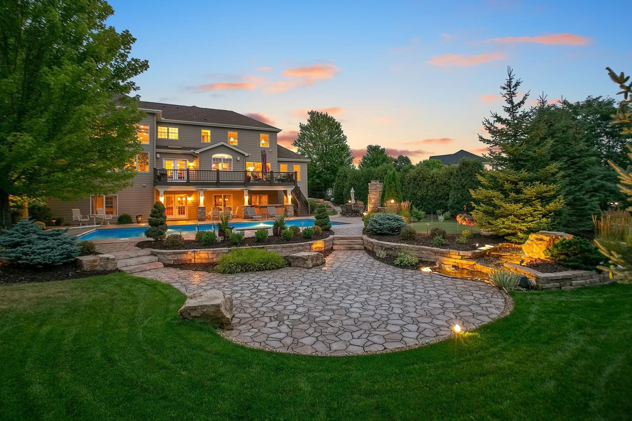 Stunning Eagan Masterpiece!