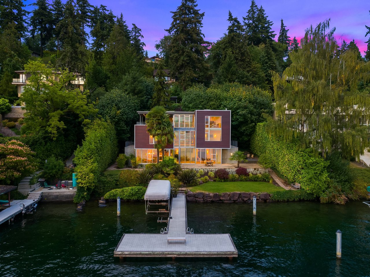 A Prized Residence on Mercer Island