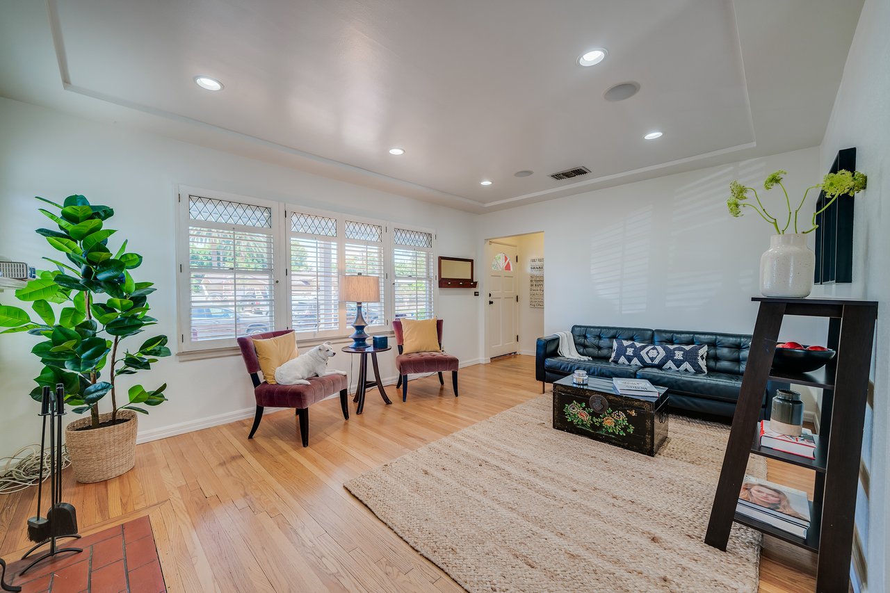 5532 Greenbush Ave.