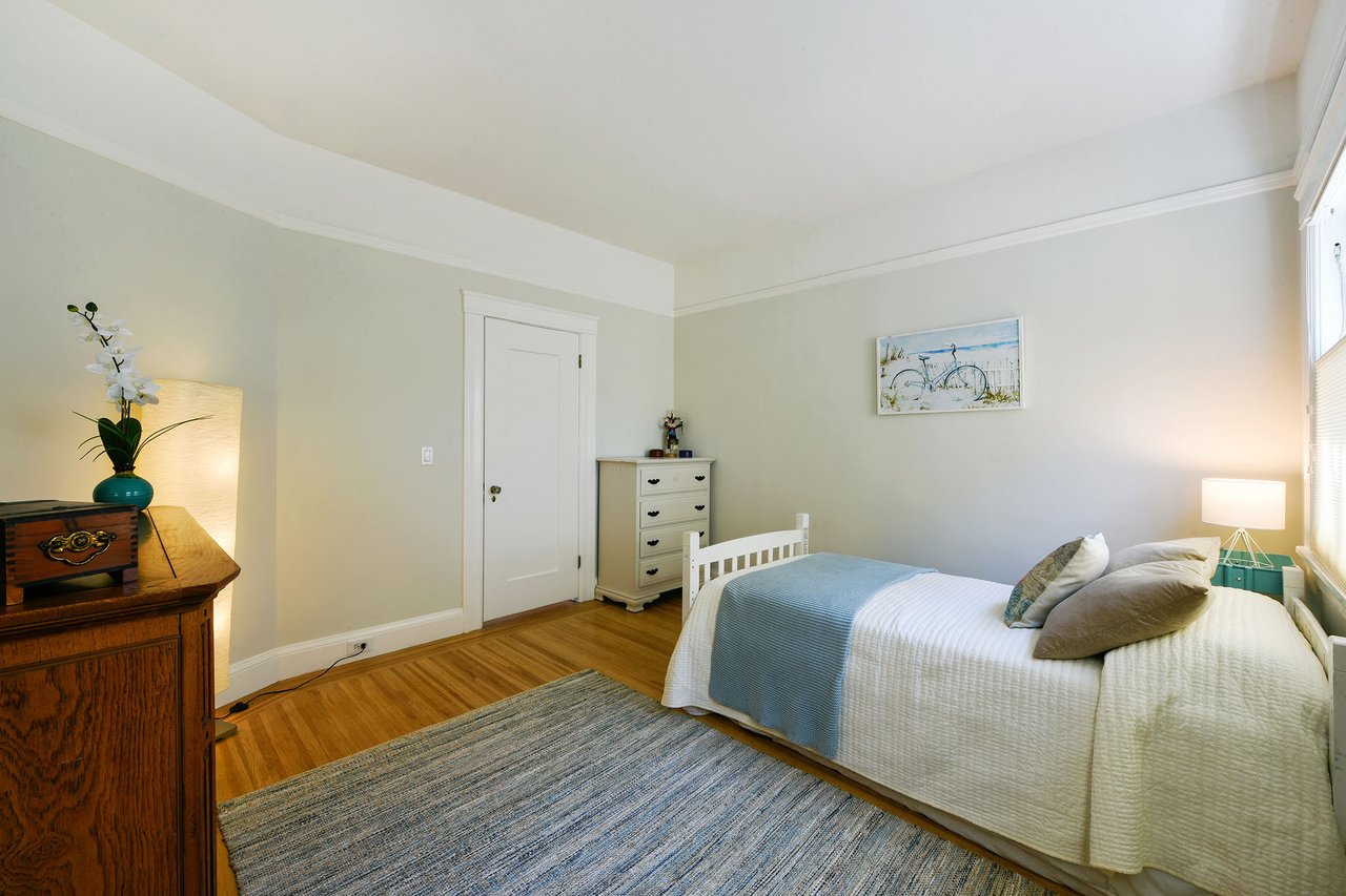 811 Santa Clara Ave