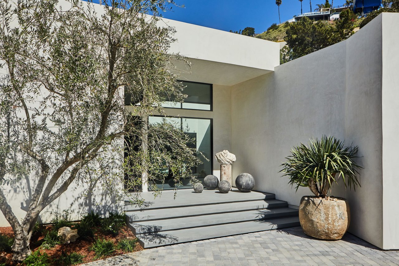 1731 Rising Glen, Los Angeles