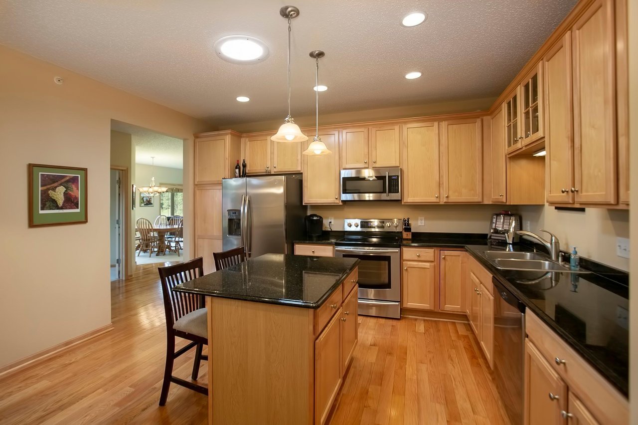 Gorgeous End-Unit Townhome!