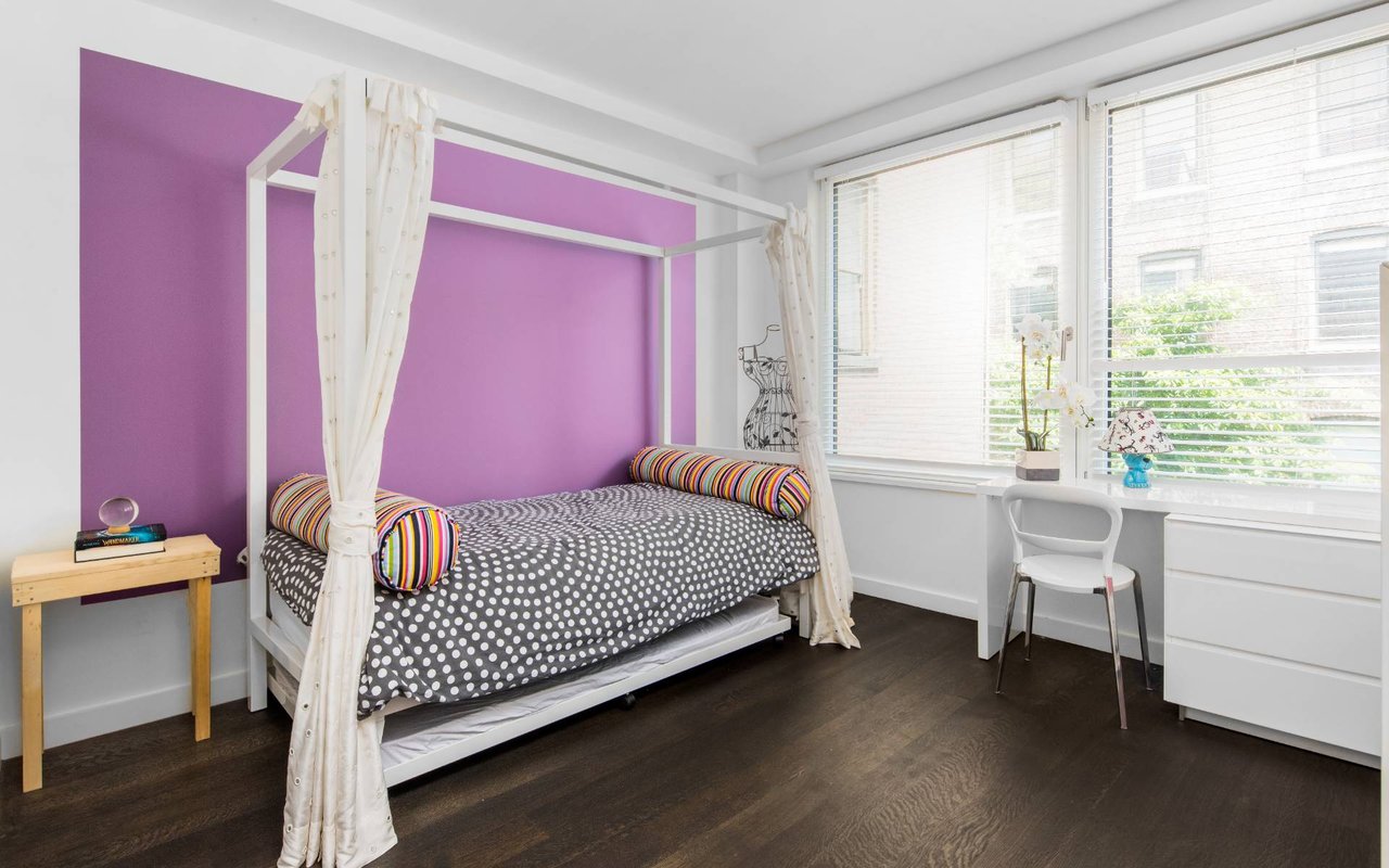 233 West 20th St