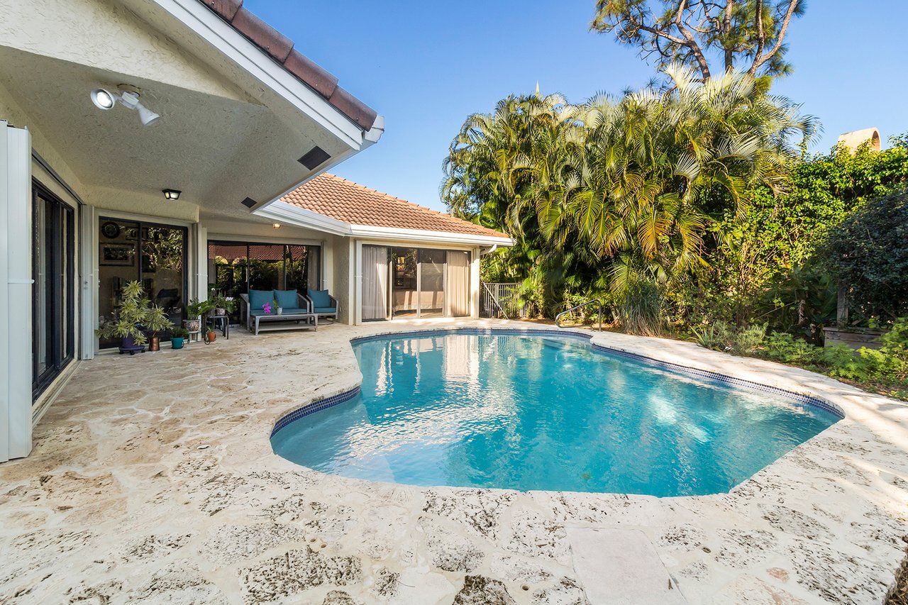 2848 NW 28th St