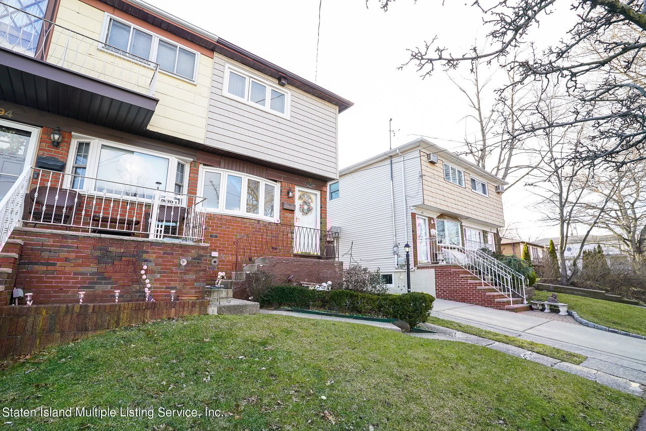 92 Bay Terrace