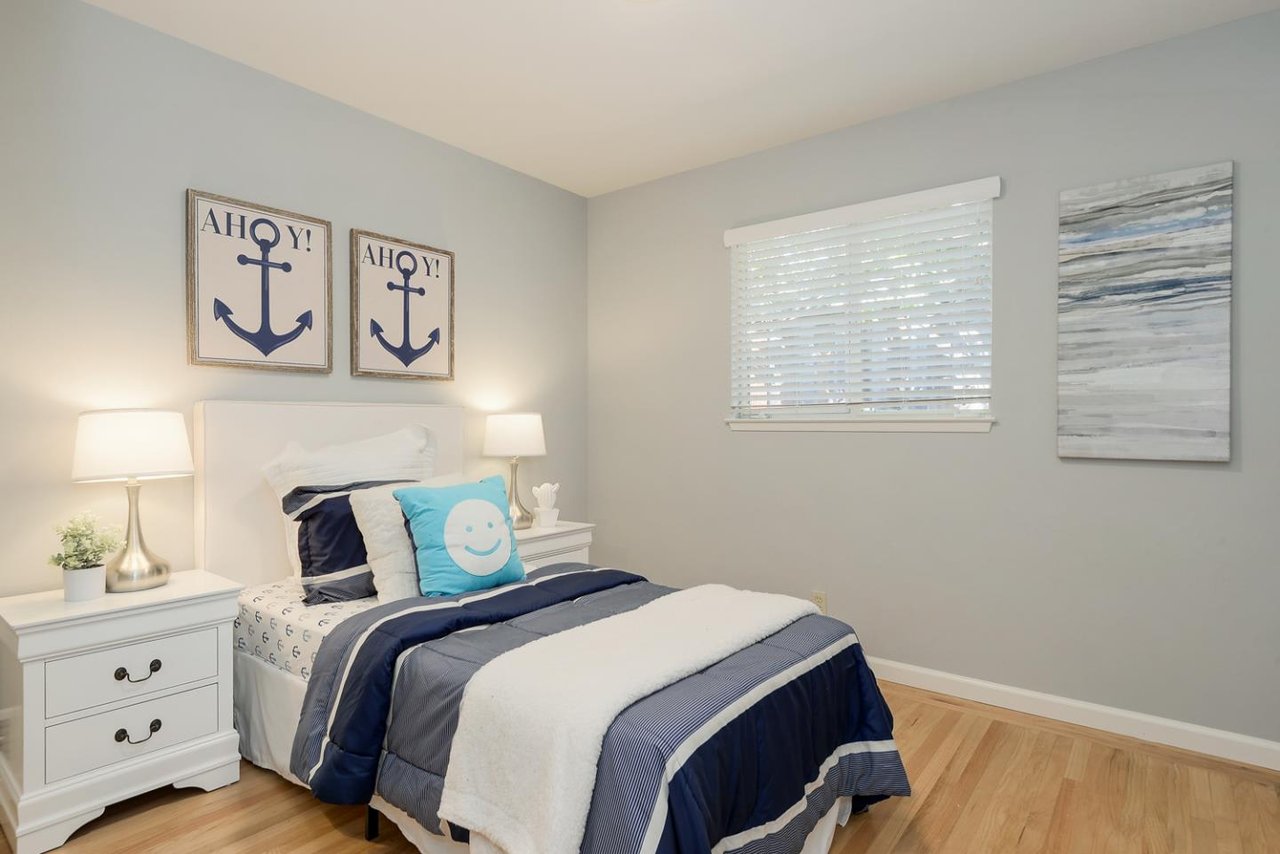 22160 Berkeley Court