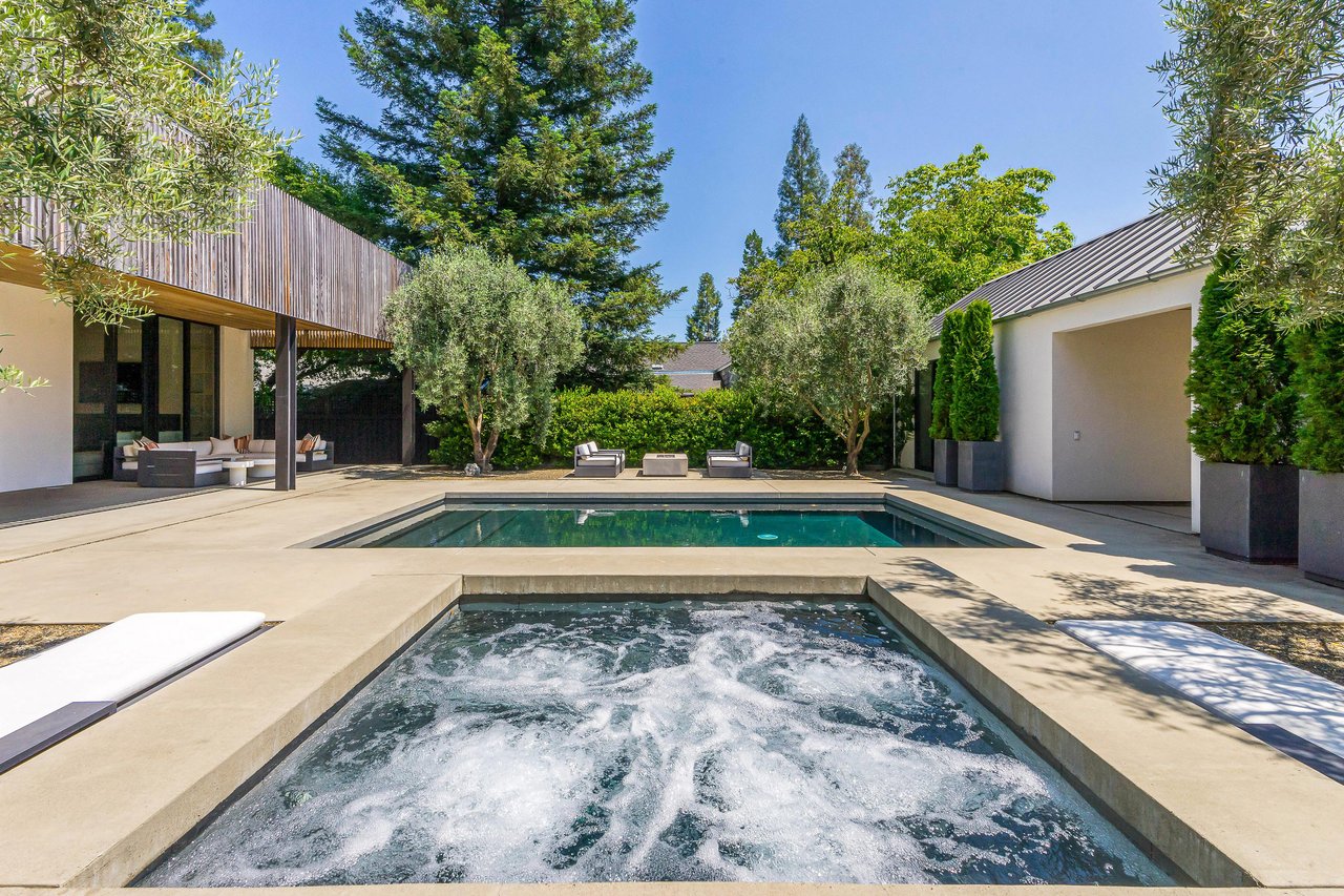 Modernist Oasis in St. Helena - SOLD