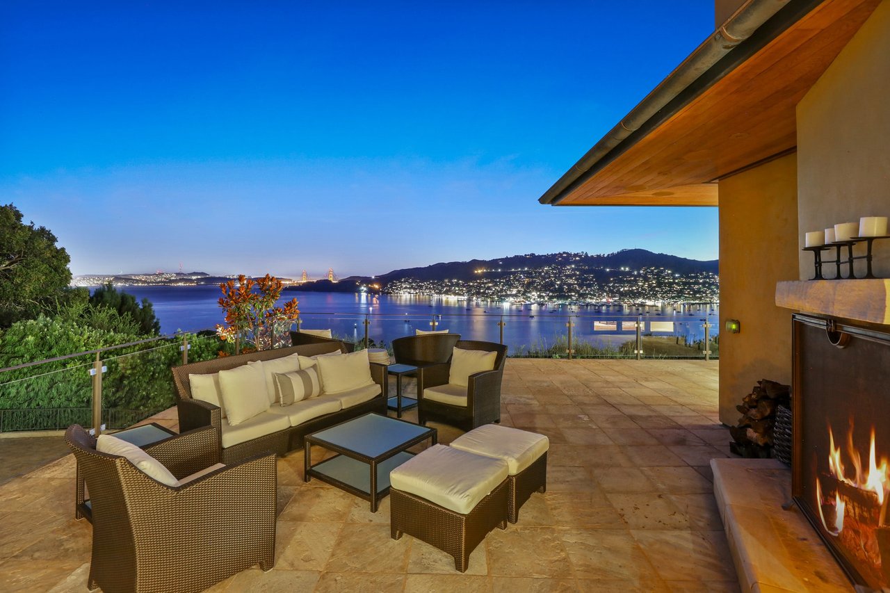 Phenomenal Luxury Residence with Sweeping Views Across the Bay