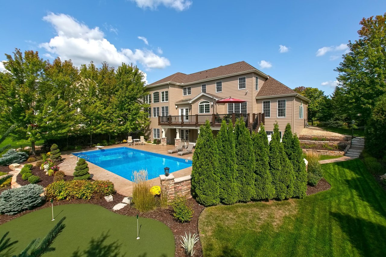 Stunning Eagan Masterpiece!