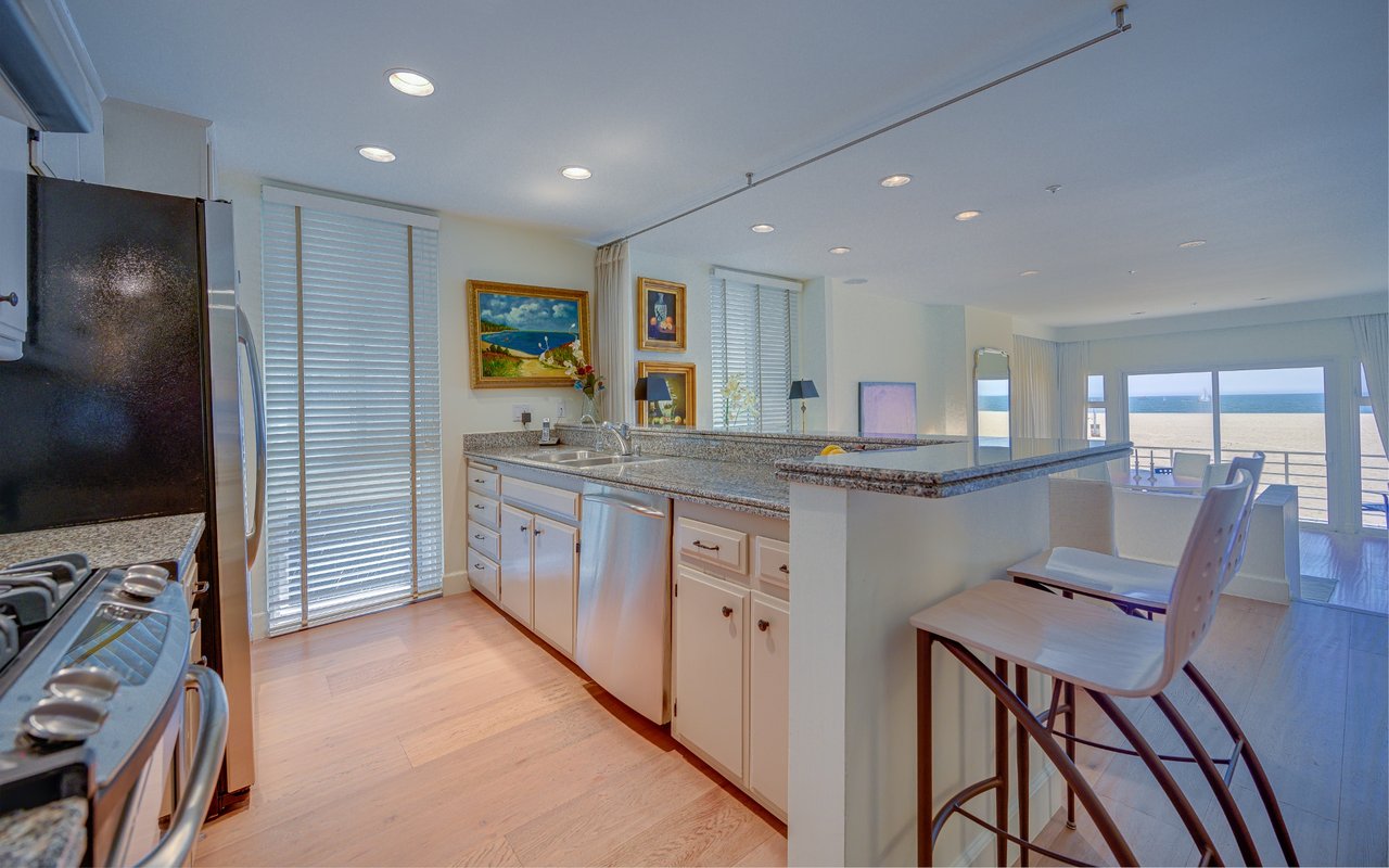 4403 Ocean Front Walk, #105