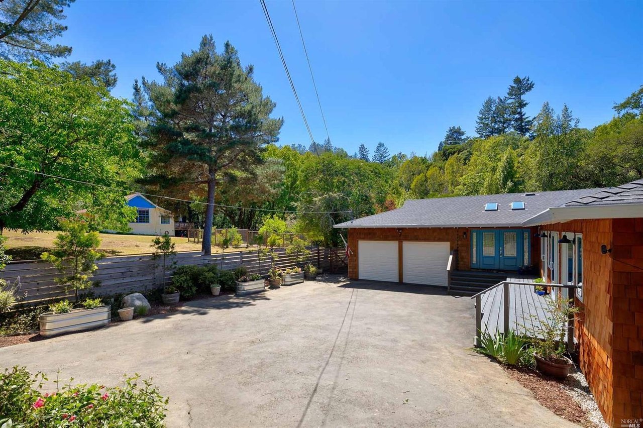 60 Oak Grove Avenue, Woodacre