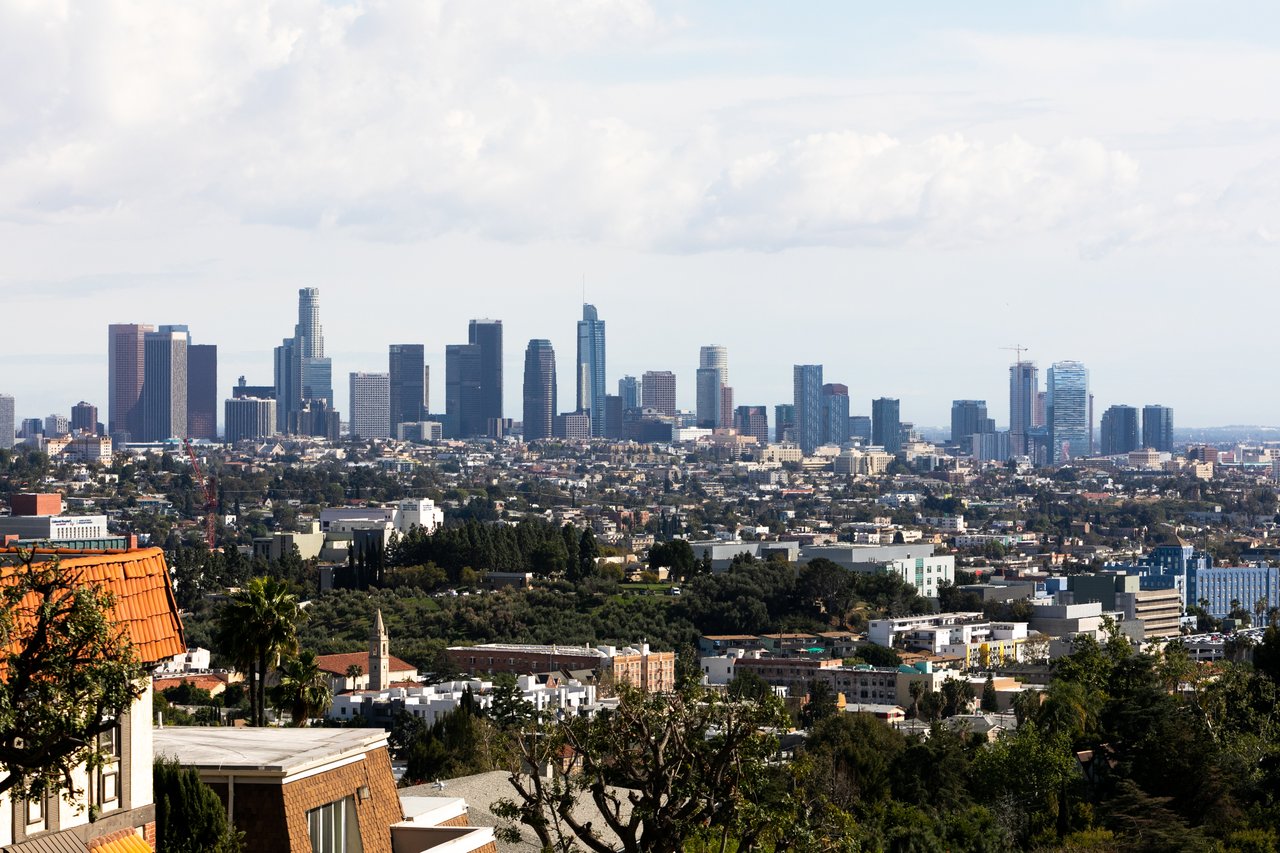 Stunning Los Feliz Estates Mid-Century ranch with jet-liner views!