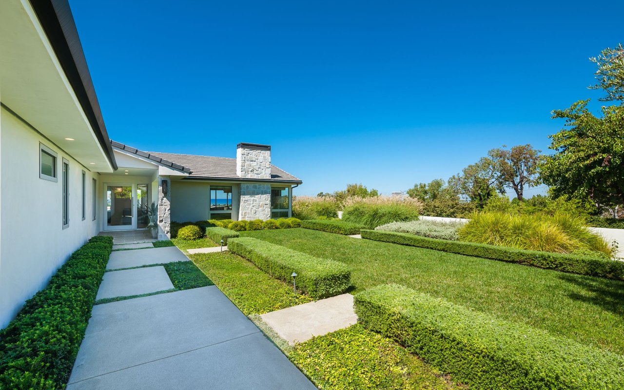 1633 Castle Cove Circle