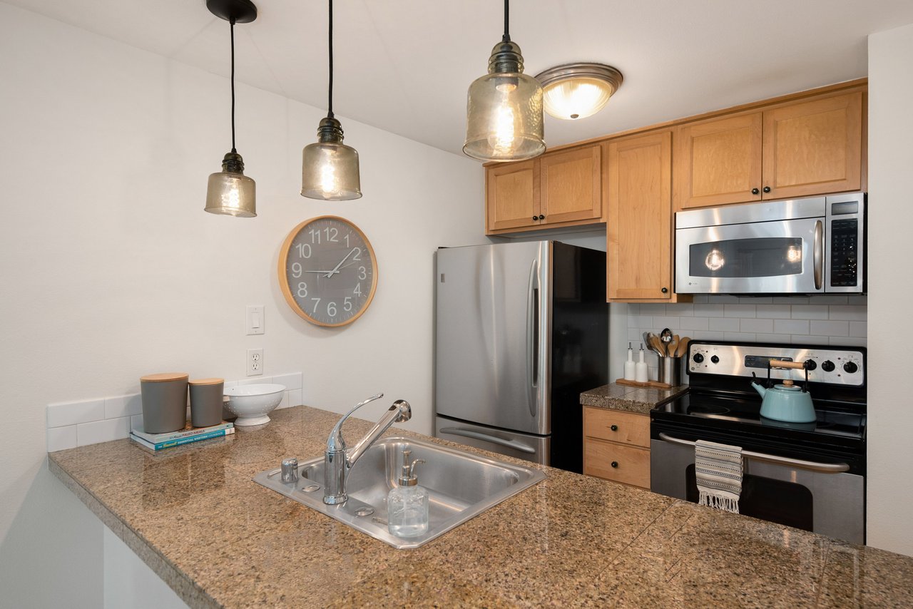 301 W Raye St #102