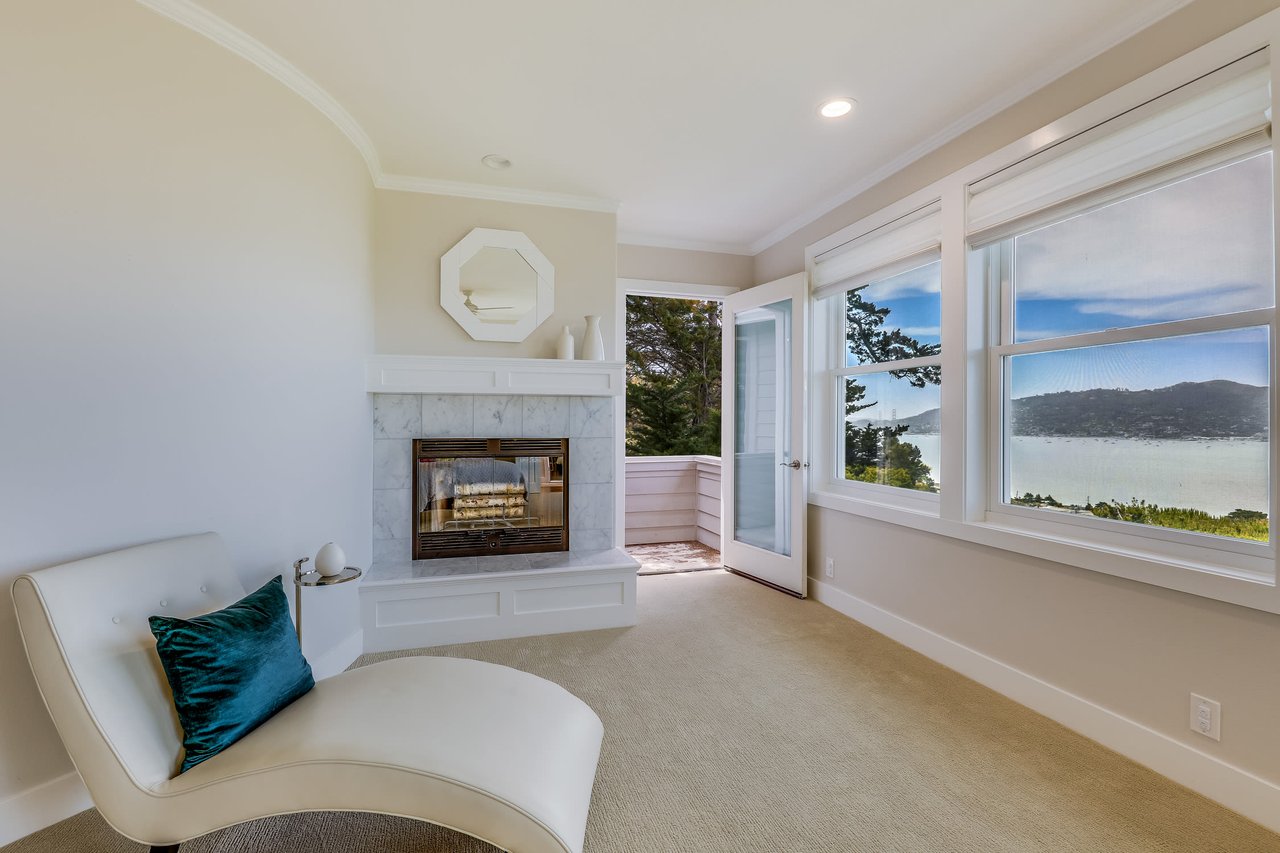 6 Mira Flores Lane