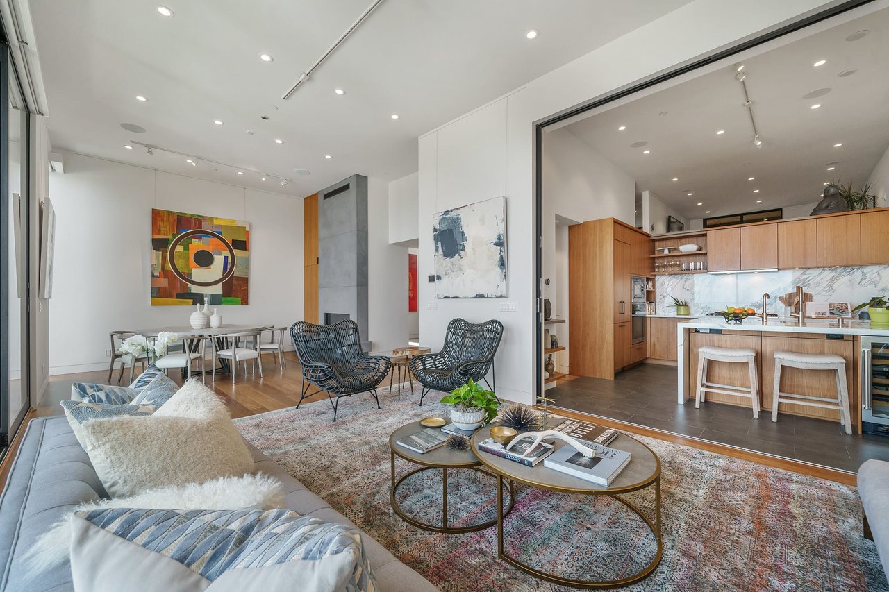 43 Topaz Way
