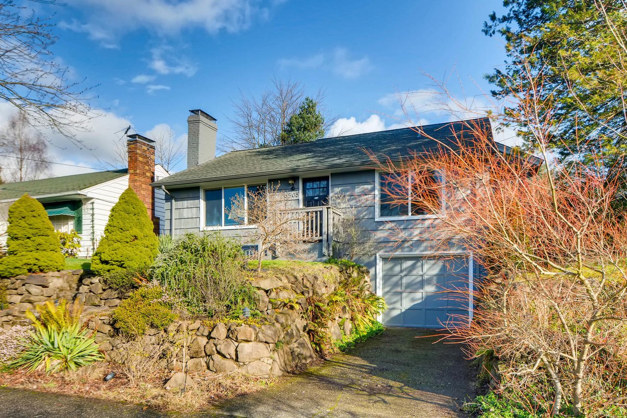 6506 27th Ave NE