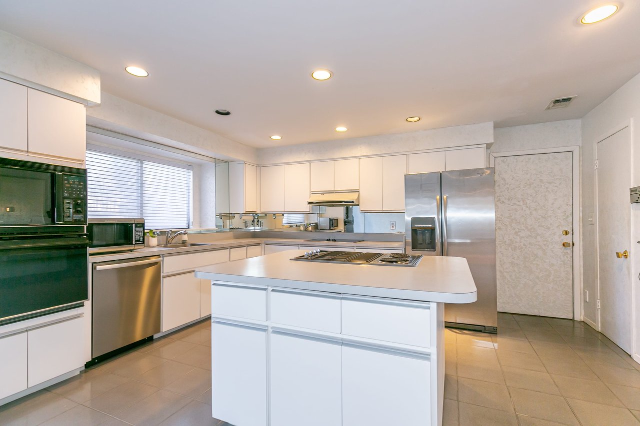 50 Juniper Lane, Muttontown
