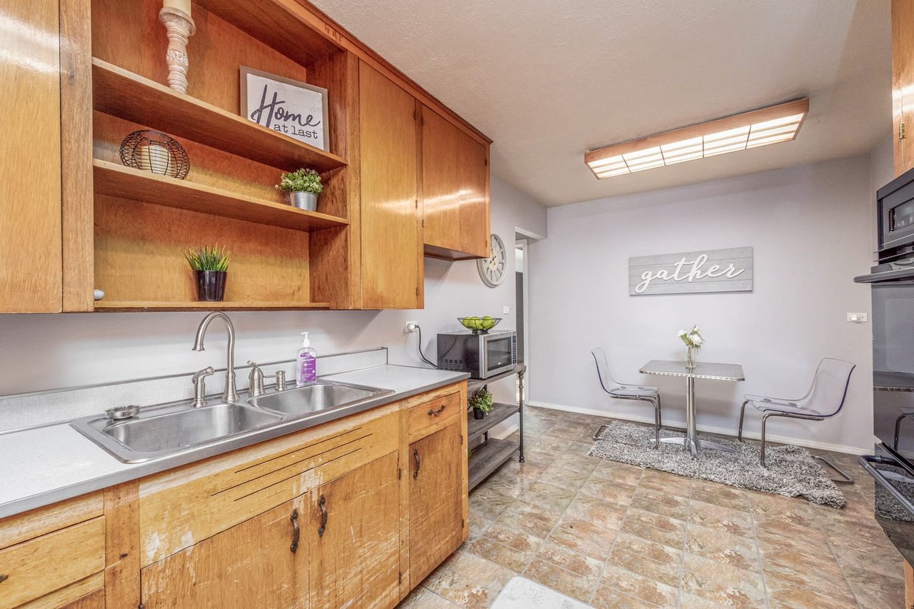 295 Glendale Ln 