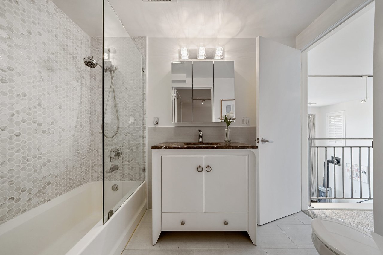 25 Sierra St, #202