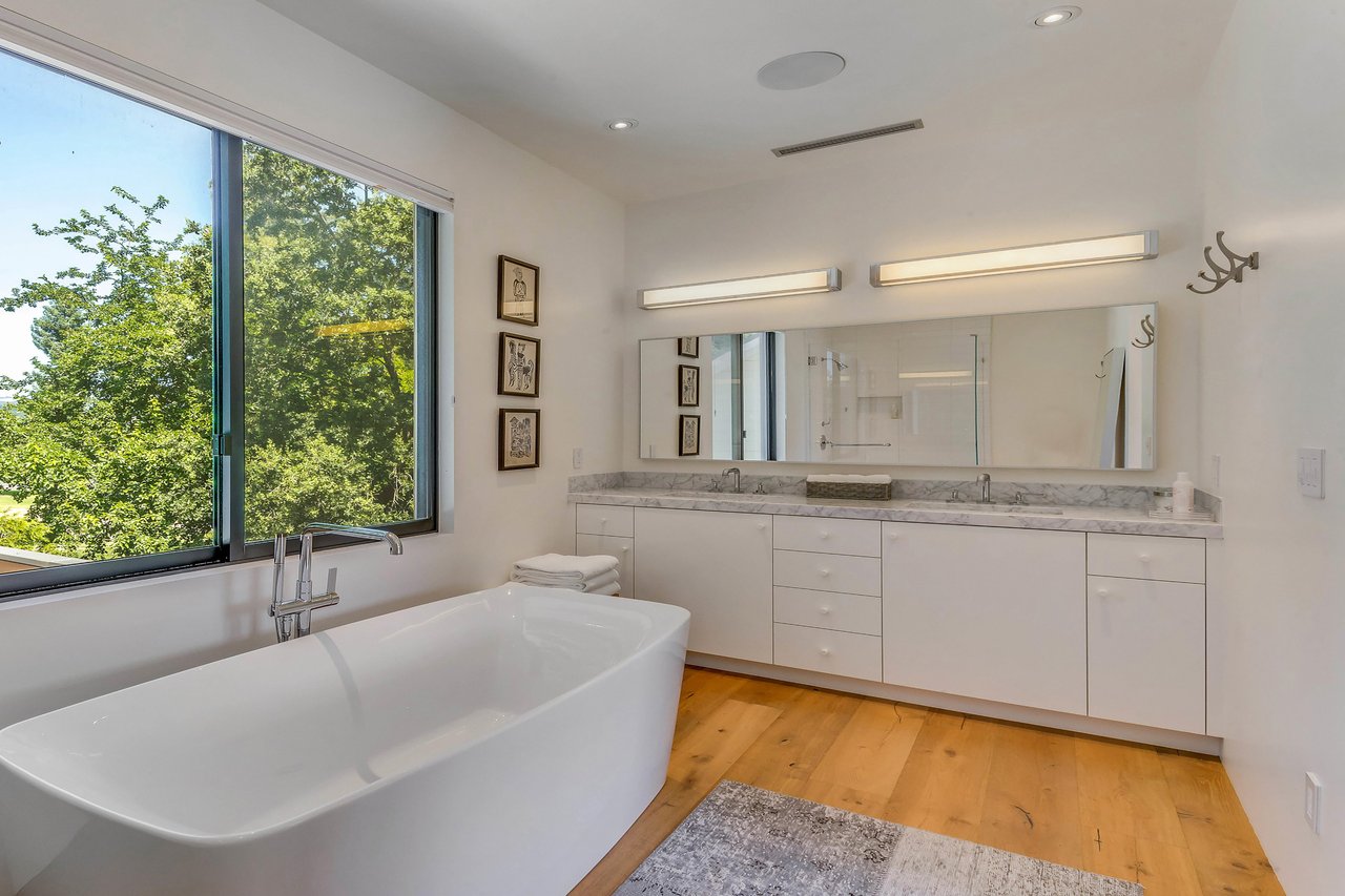 Modernist Oasis in St. Helena - SOLD