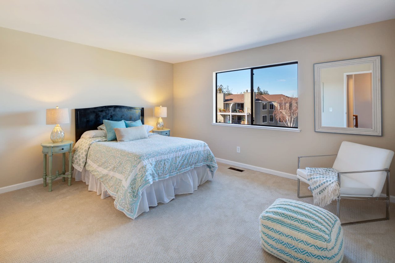 21 Lakeview Court, Novato