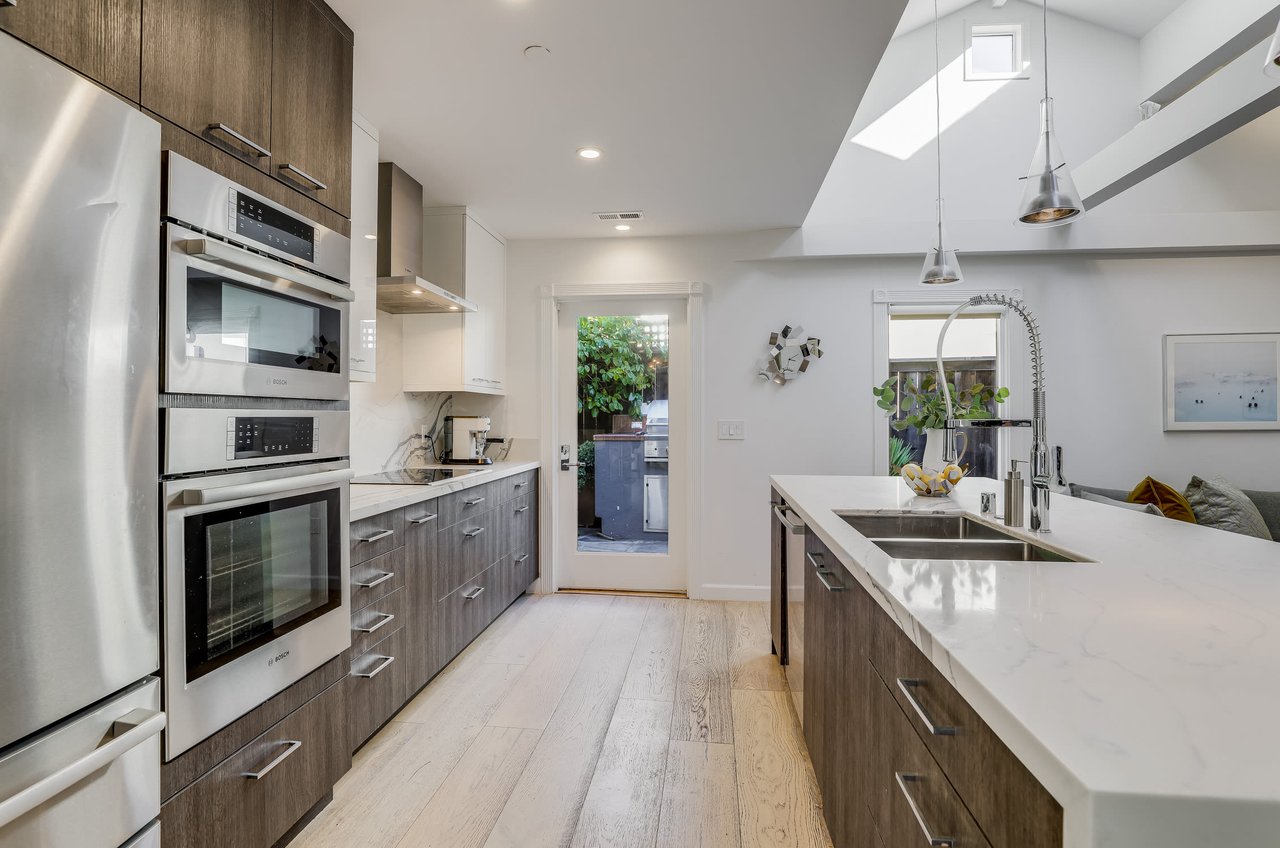 51 Mercury Ave