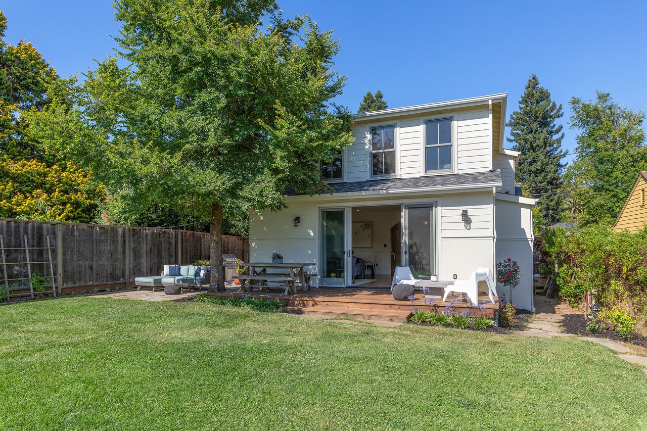  148 Elm Ave