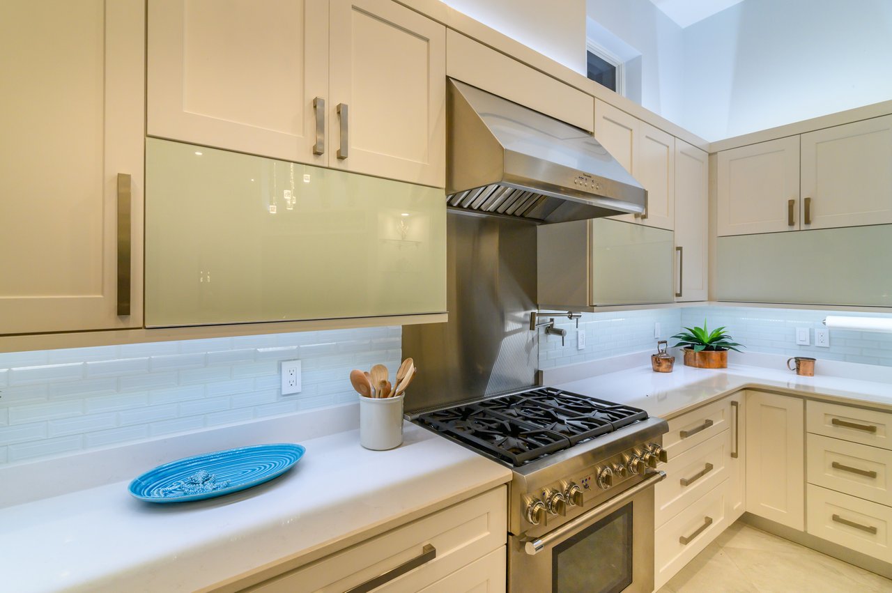 500 Ketch Lane, Country Club Shores, Longboat Key