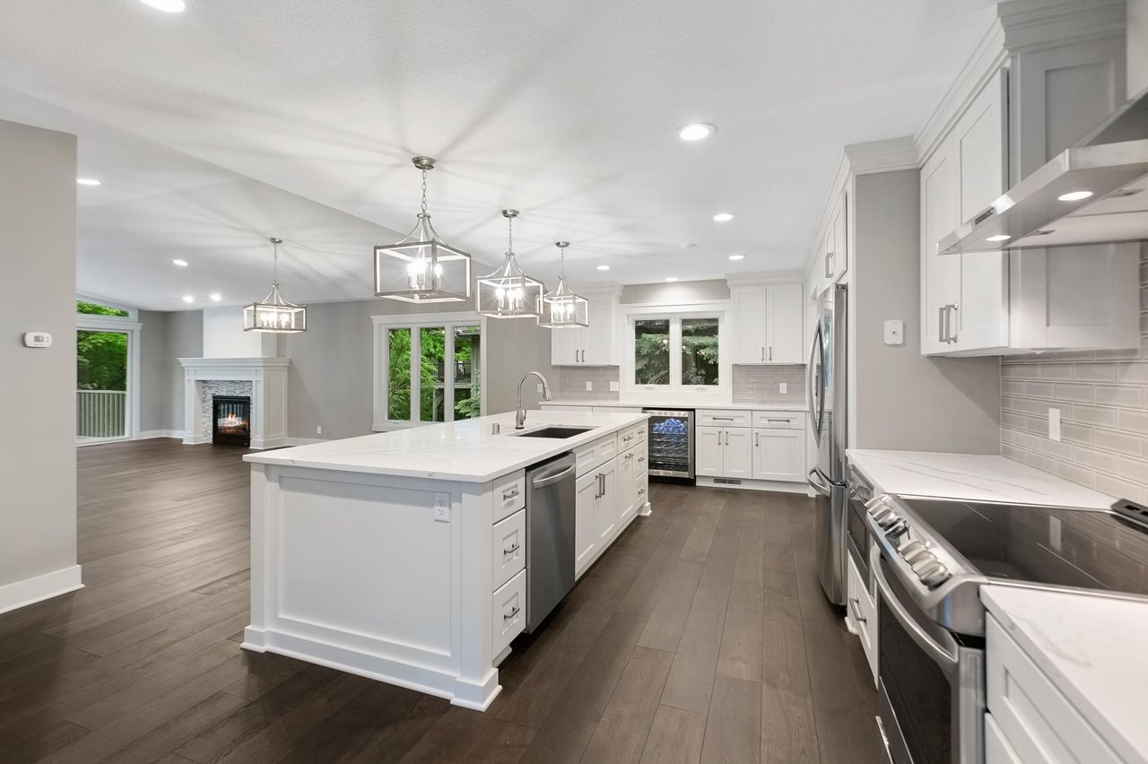 Beautifully Remodeled Bayswater Townhome!