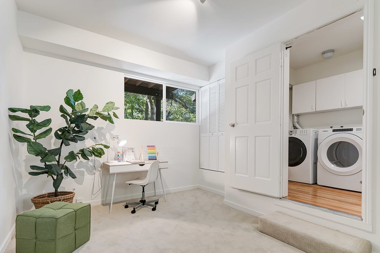 7 Crescent Lane, Fairfax