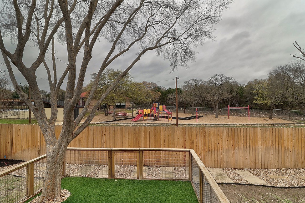2432 Falcon Dr