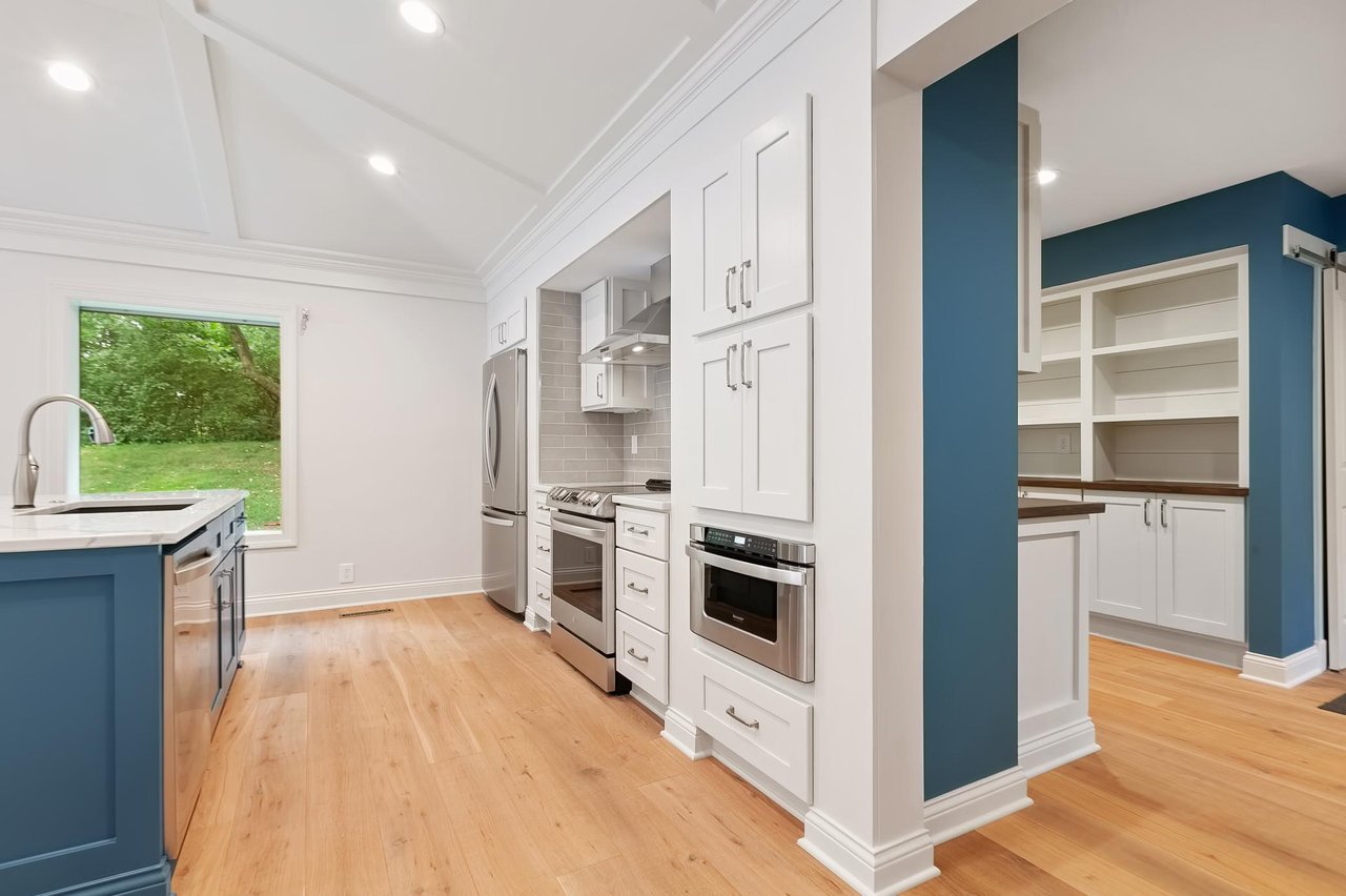 Beautifully Remodeled Masterpiece in Amesbury!