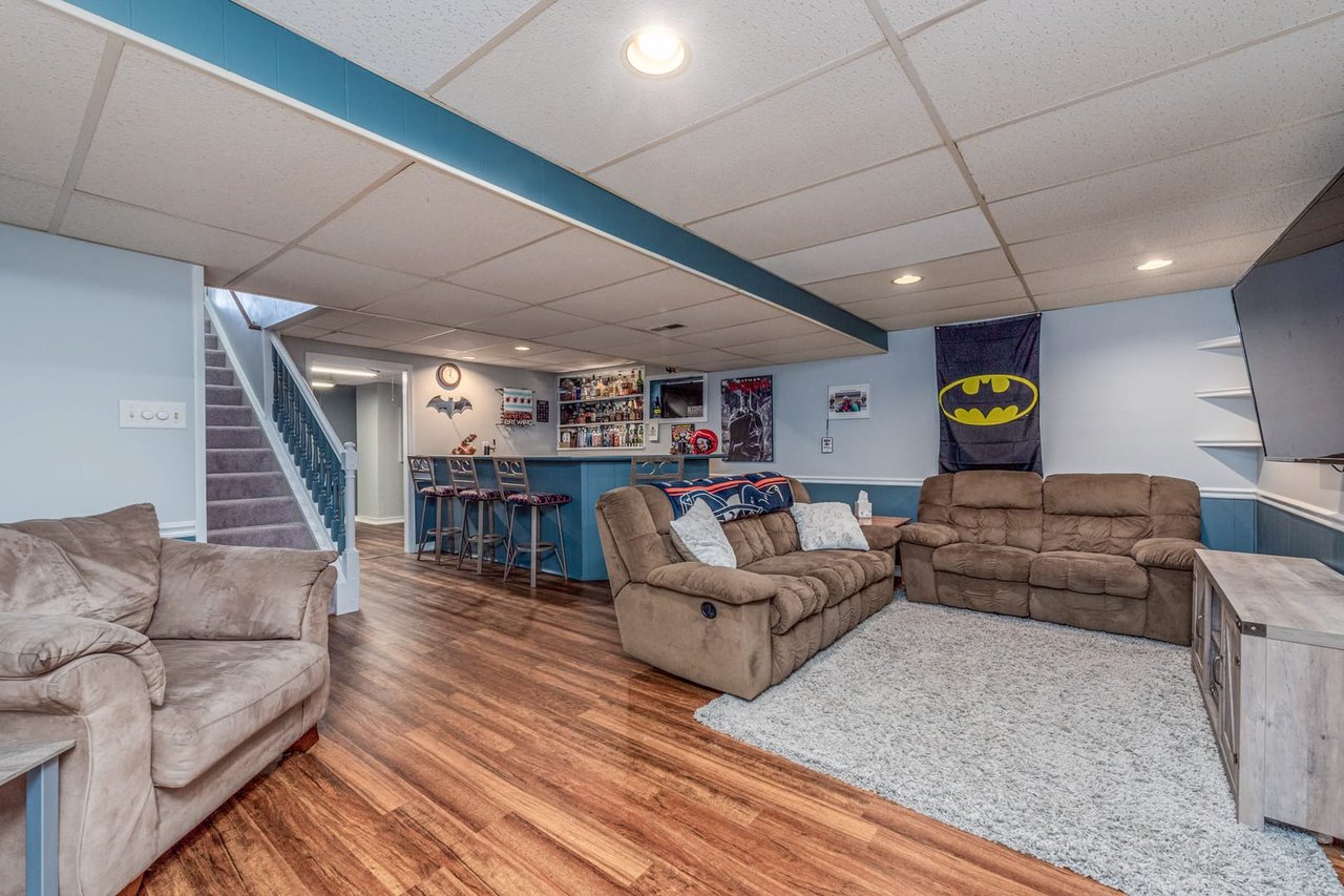5390 Lansbury Circle