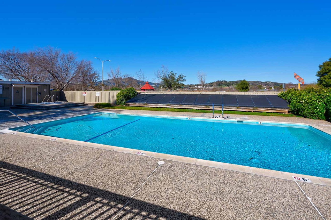 21 Lakeview Court, Novato