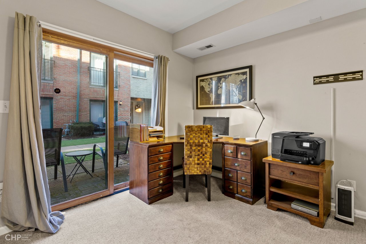 Lincoln Park Townhome: 2770 N. Wolcott, #H 