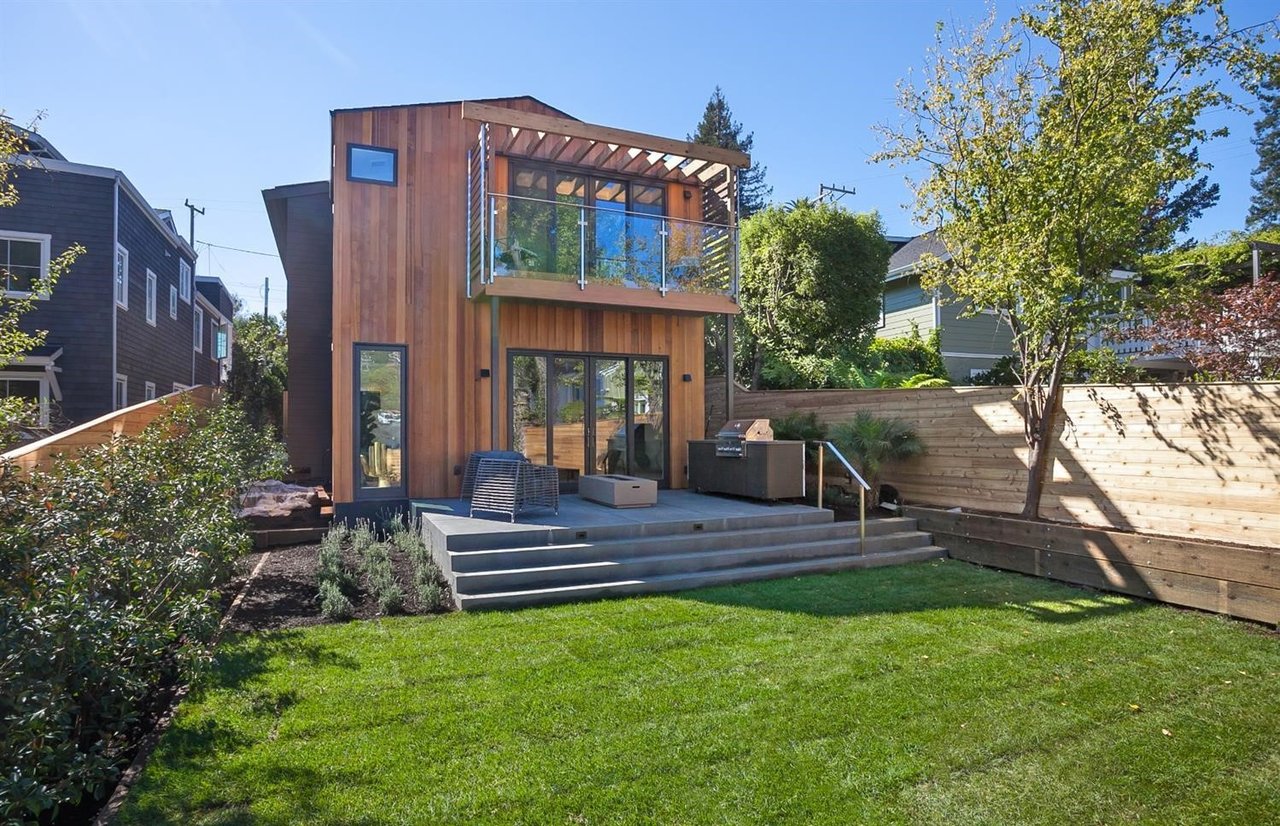 5 Locke Ln