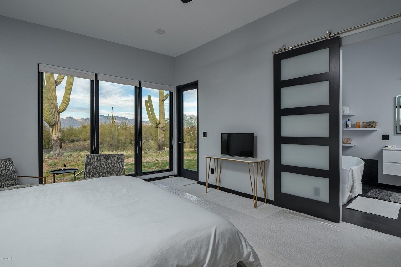 Modern Desert Retreat