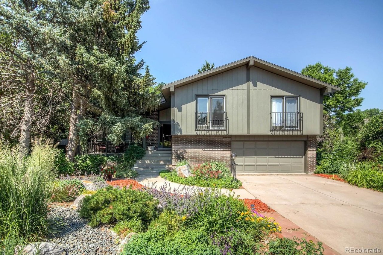 3062 Mountain Shadows Dr