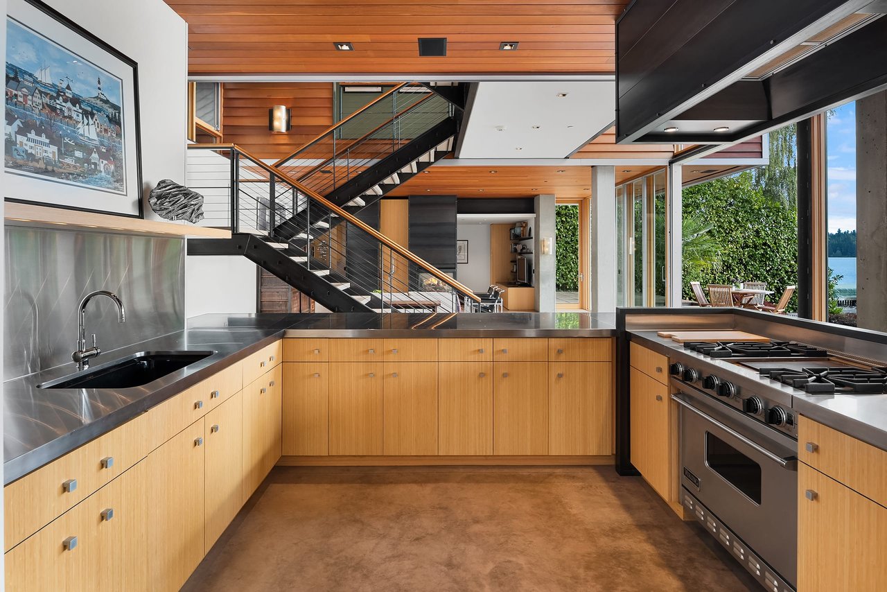 A Prized Residence on Mercer Island