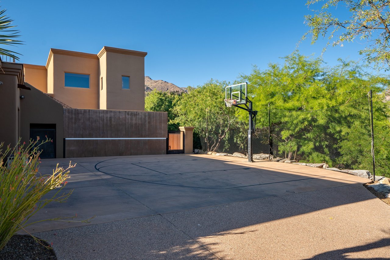 Incomparable Private Estate Home 