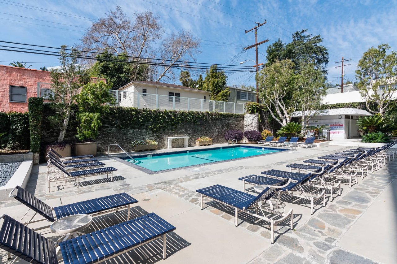 Stunning Corner Unit @Doheny West Towers