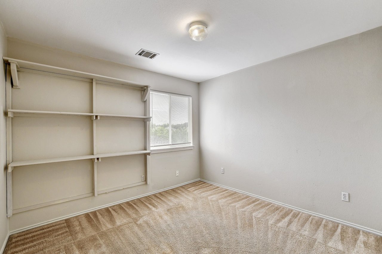 185 Sampson, Kyle, Texas 78640