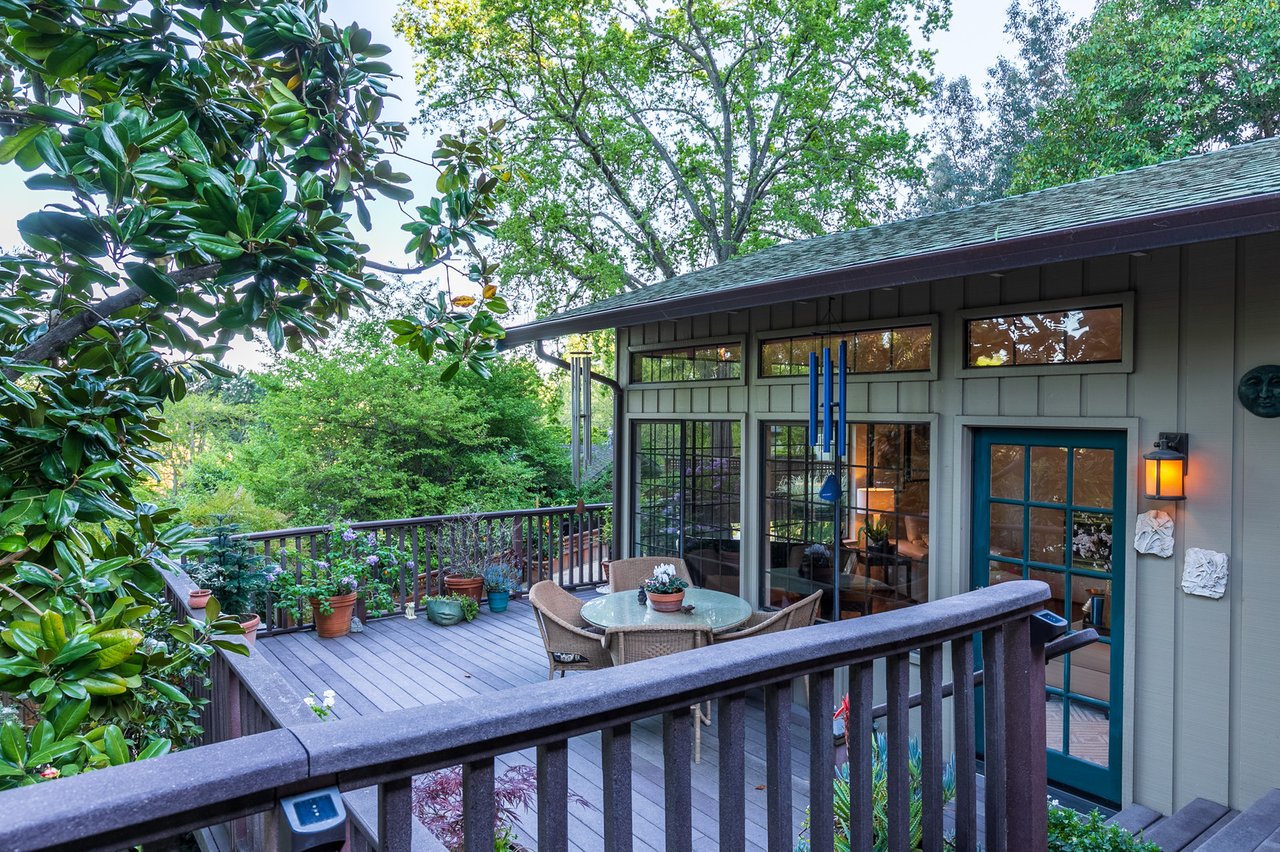 Fabulous single-story home located on the Westside of Alamo