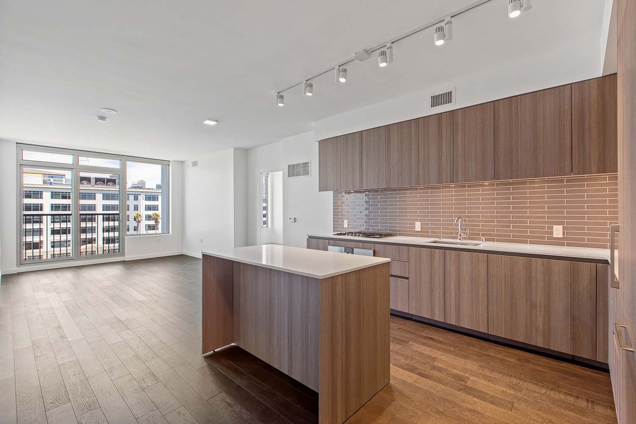 1000 Third St, #T605
